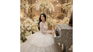 15 Gemini AI Photo Editing Prompts for Women to Create Cinematic and Luxury Photo Edits image