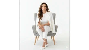 13 Google Gemini AI Photo Editing Prompts for Modern, Professional Headshot Portraits 13 Google Gemini AI Photo Editing Prompts for Modern, Professional Headshot Portraits image