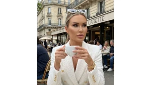 10 Google Gemini AI Photo Editing Prompts to Create Realistic Cinematic “Boss-Lady” Studio Portraits for Girls image