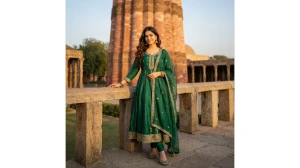 7 Seedream 4.0 AI Photo Editing Prompts for Ultra-Realistic Cinematic Portraits of Women at Iconic Delhi Landmarks 7 Seedream 4.0 AI Photo Editing Prompts for Ultra-Realistic Cinematic Portraits of Women at Iconic Delhi Landmarks image